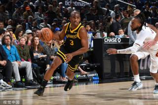 篮球场上 篮球场上